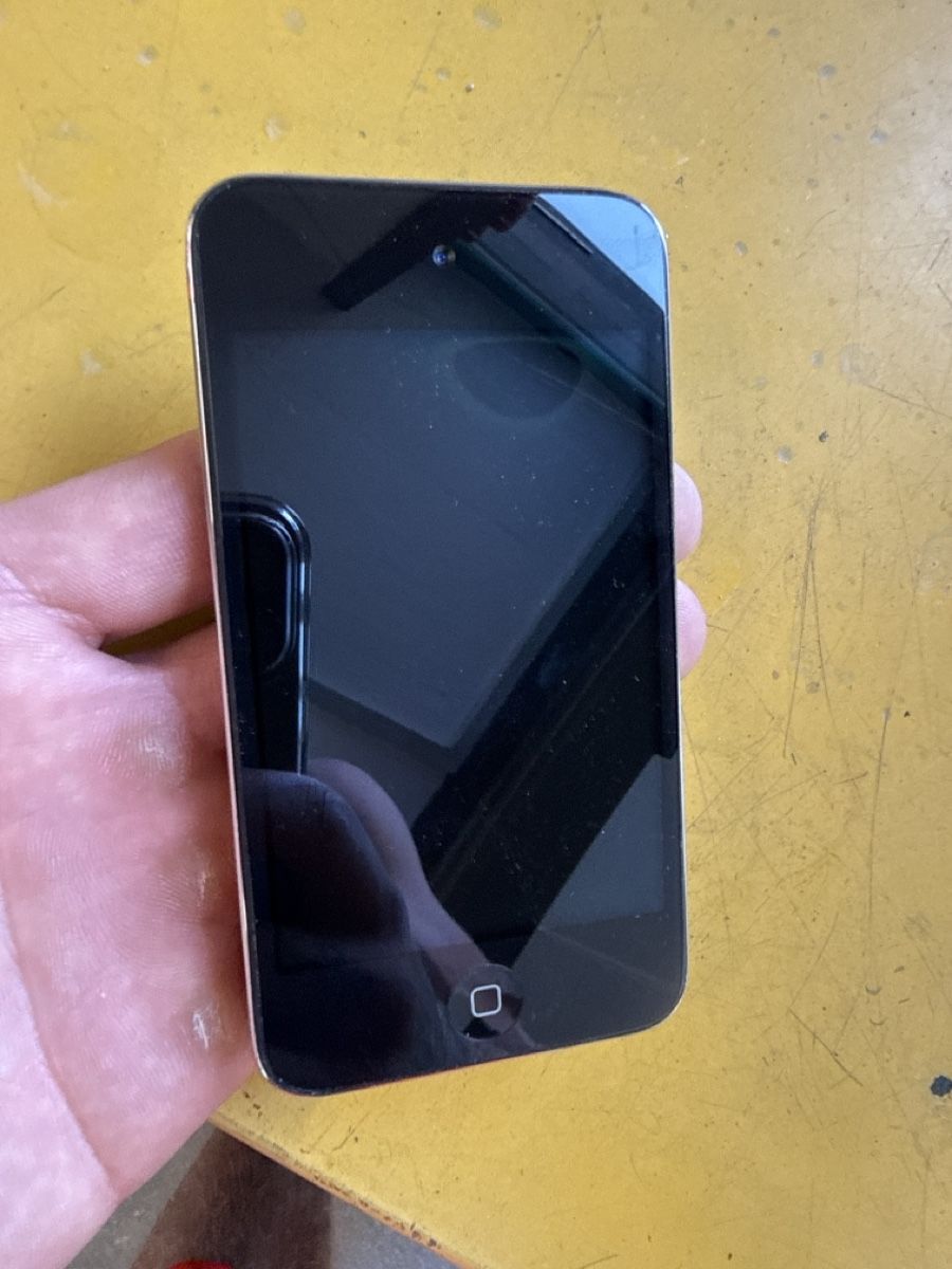 Apple Lettore multimediale portatile: Ipod Touch 2gen 32gb – Usato da Uetendorf venduto da Loscar1