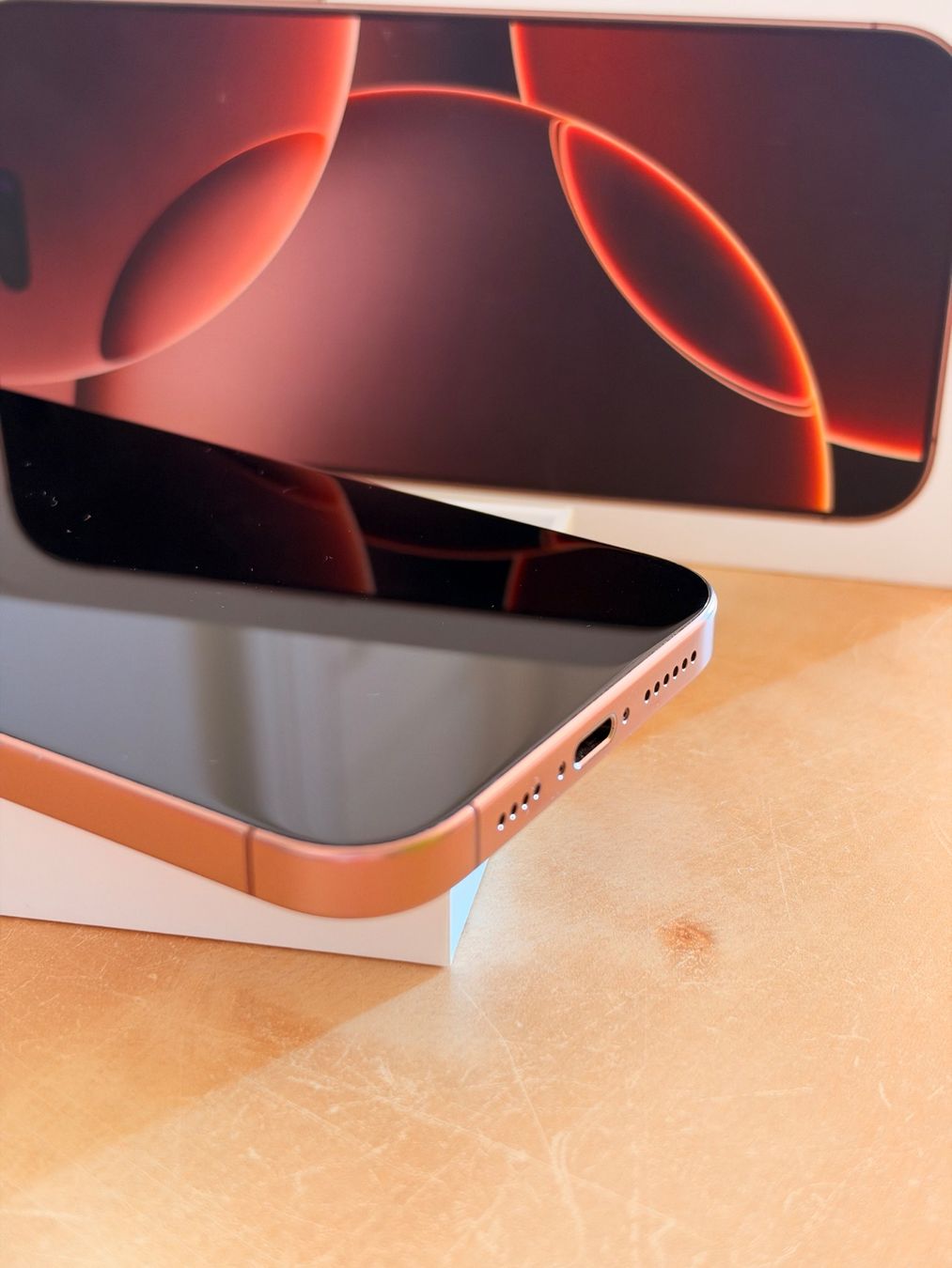 Apple Telefoni cellulari / Smartphones: iPhone 16 Pro Max, Desert Titanium, 256 GB – Usato da Erlenbach ZH venduto da kvl_6bd6 2
