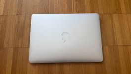 Apple MacBook Air 13" Silber < ===