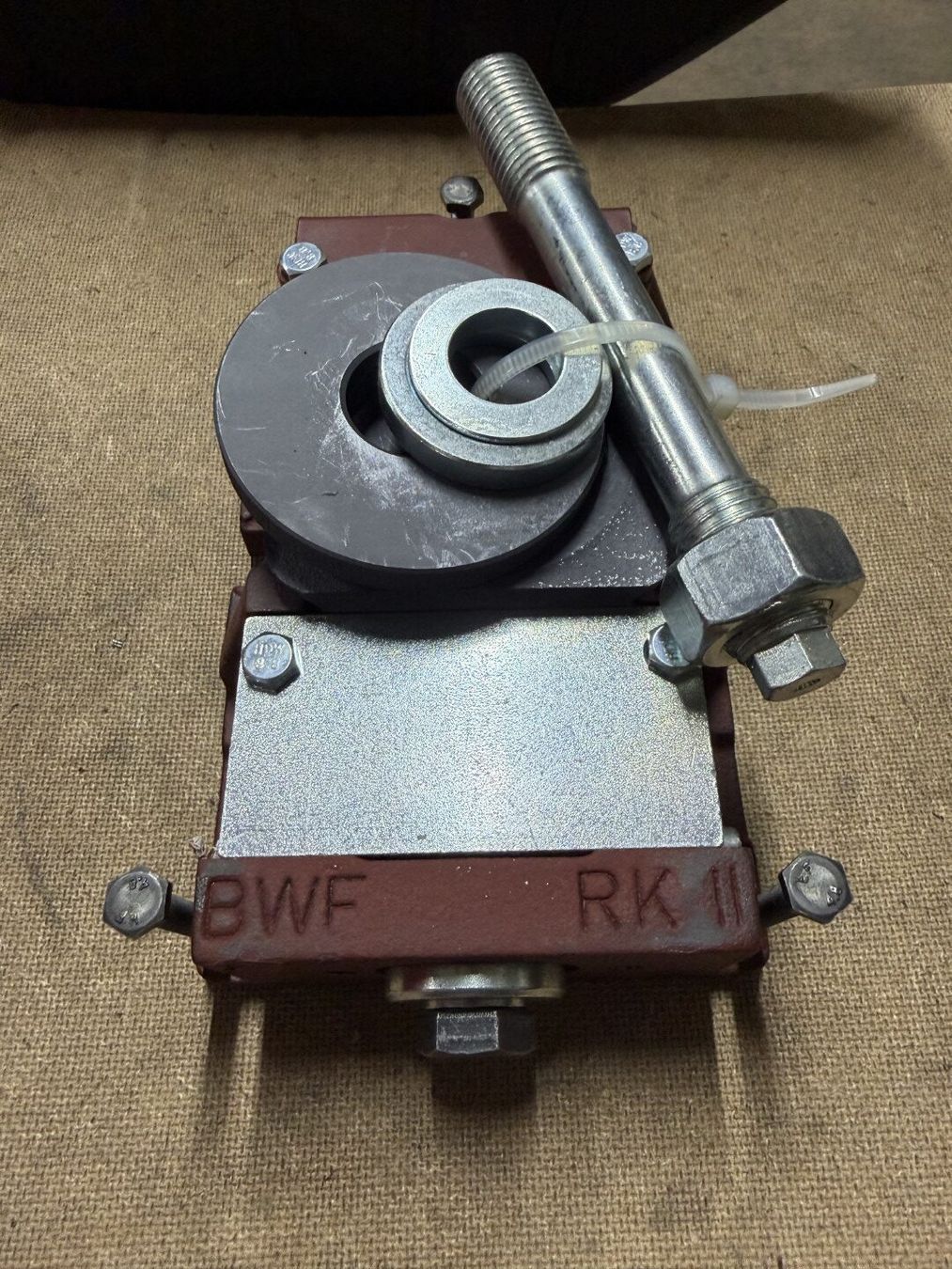 Altro per industria metallurgica: Fixatoren BWF RK2 – Usato da Zuchwil venduto da dragosmd-maschinen 1