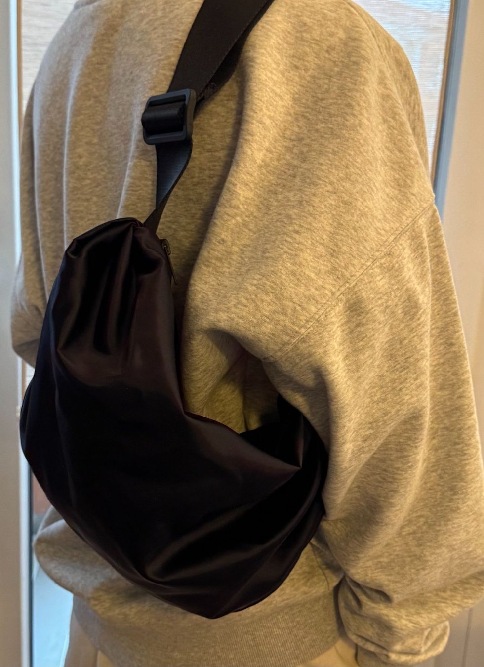 Cos Taschen: COS schwarze Schultertasche – Gebraucht aus Onex von Joliechose6 3