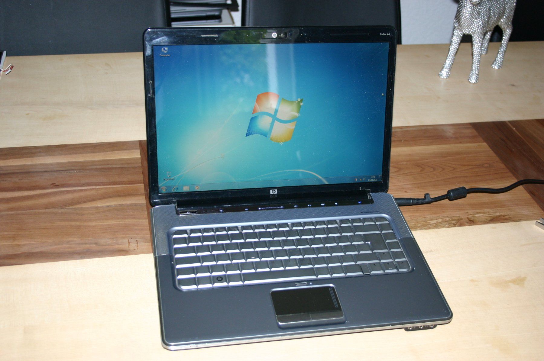 Hewlett Packard Notebook: Schönes HP DV5 Glanznotebook mit Win7 32Bit – Usato da Stettlen venduto da Bigjm