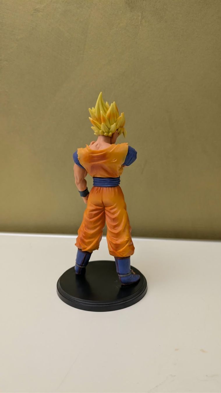 Figuren: Dragon Ball Son Goku Figur – Gebraucht aus Davos Platz von bongo007 1