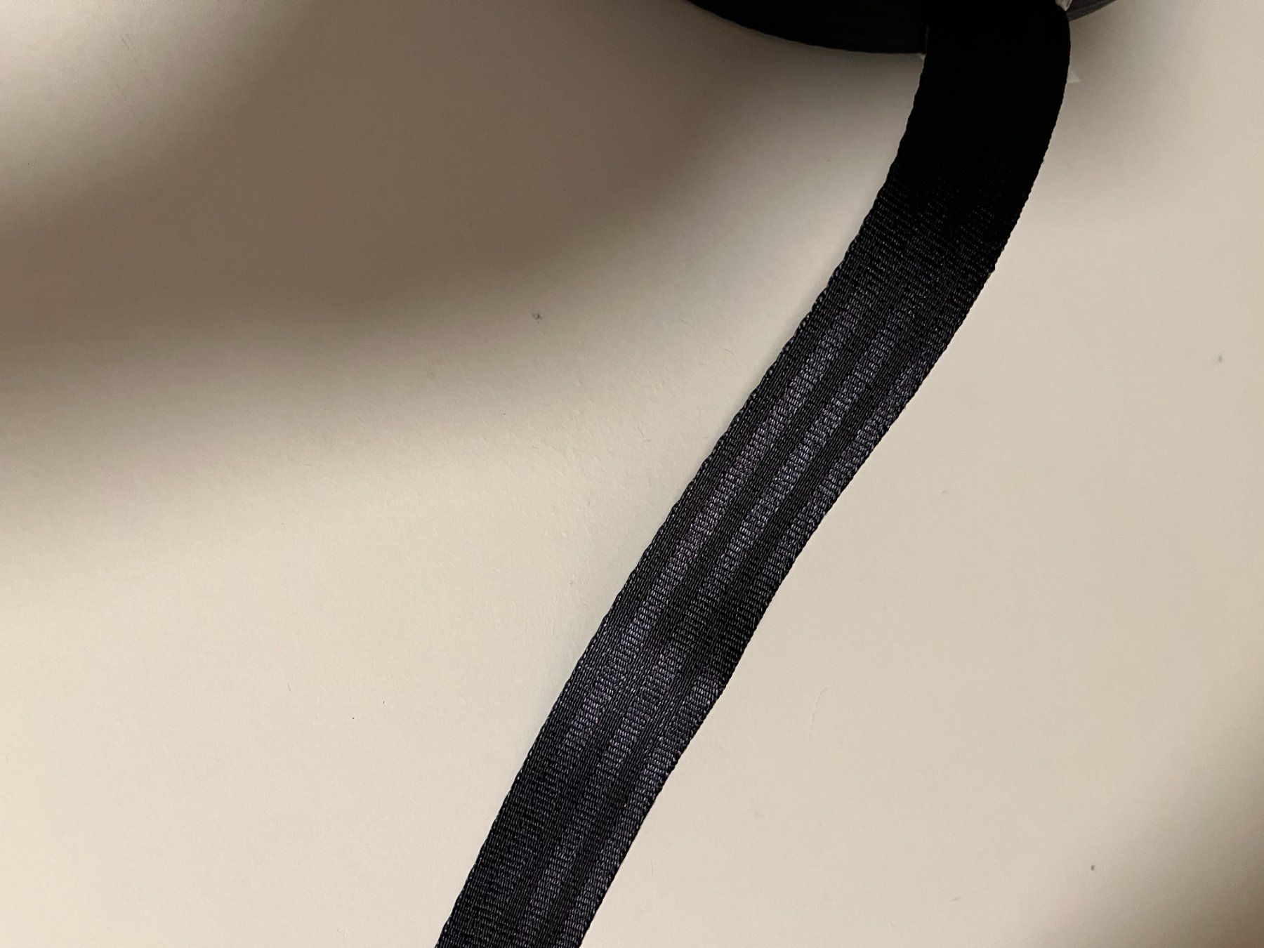 Nastri decorativi: 6m Sicherheitsgurtband schwarz Polyamid 25mm – Nuovo (secondo la descrizione) da Ueken venduto da inf_djc5