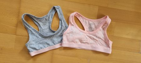 2er Set Mädchen Sport BHs Gr. 122/128 - Top Zustand!