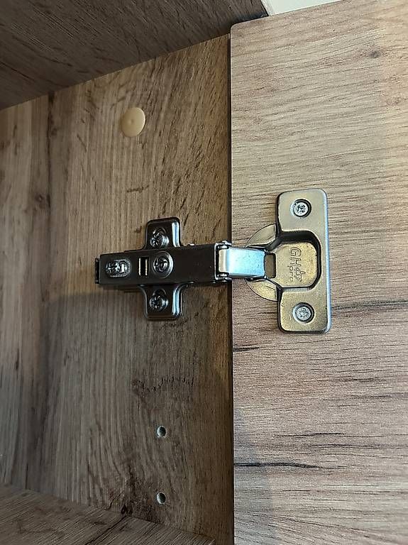 Armadi: Hochschrank Badezimmer Eiche Strukturiert – Nuovo (secondo la descrizione) da St. Gallenkappel venduto da kim_yt5d 3