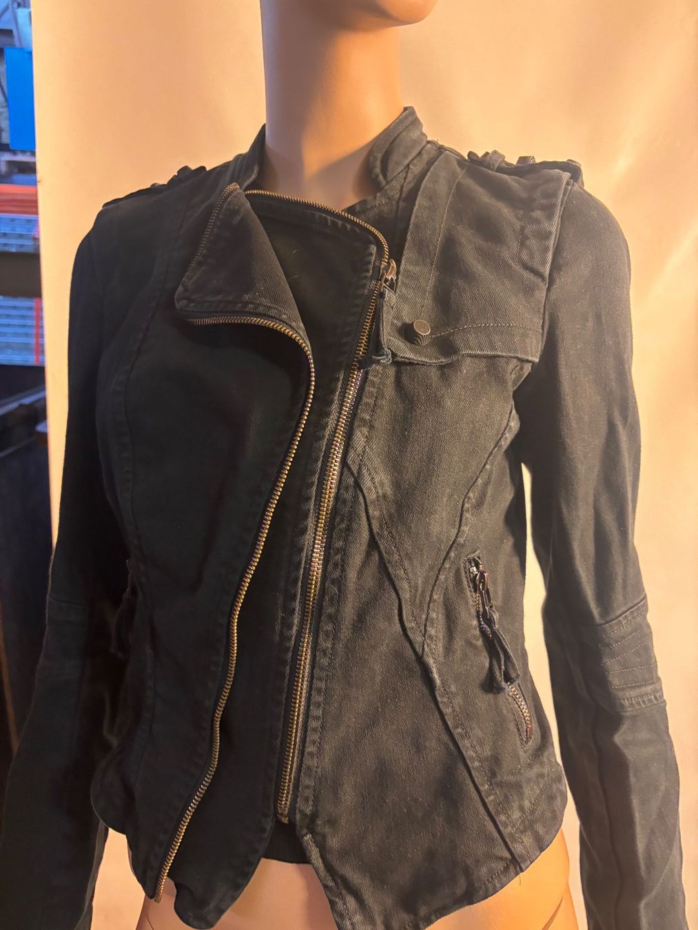 Giacche: Jeans-Jacke im lässigen Biker- oder Military-Look. – Usato da Münchenstein venduto da tsp01