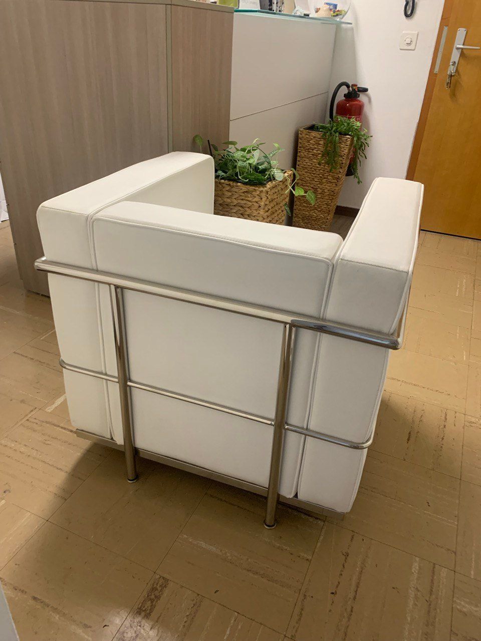 Poltrone: poltrona in similpelle bianca – Usato da Chiasso venduto da cor_5qwh 3
