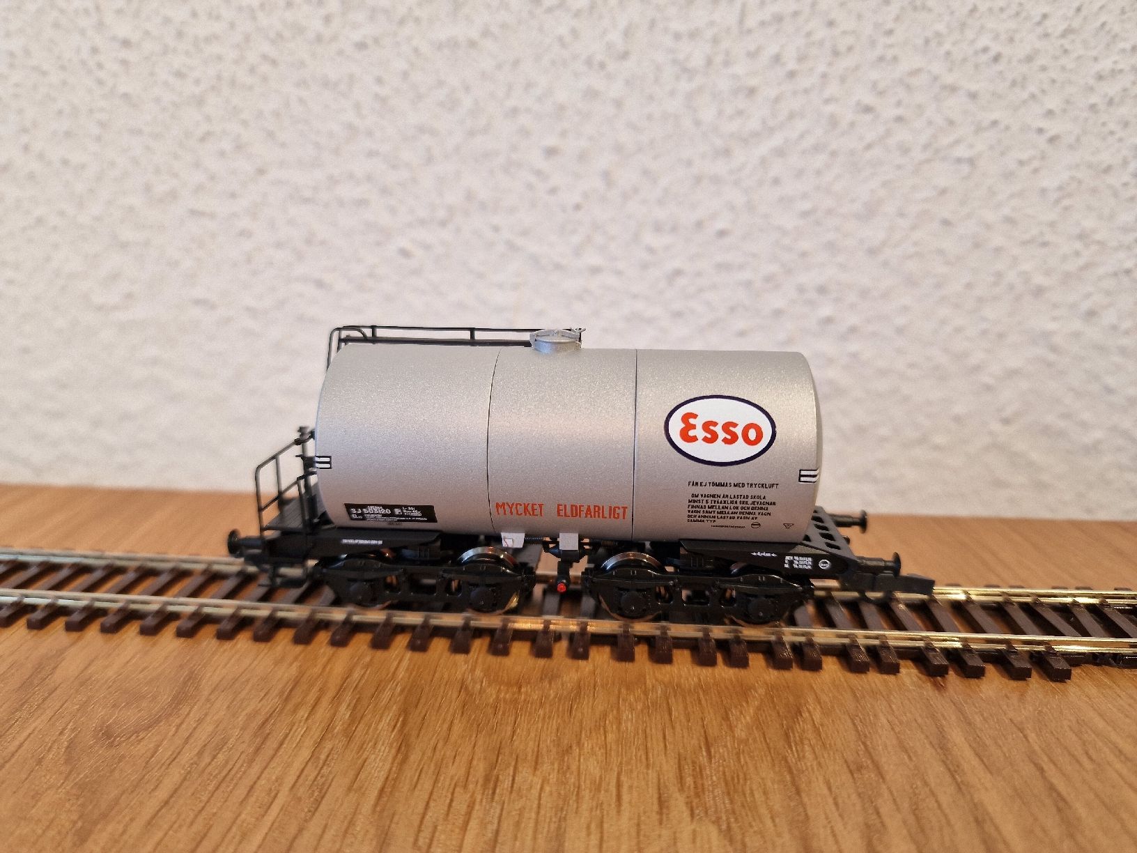Roco Modelleisenbahnen: SJ Esso Tankwagen H0 – Neu (gemäss Beschreibung) aus Matten b. Interlaken von lor_hr9w 1