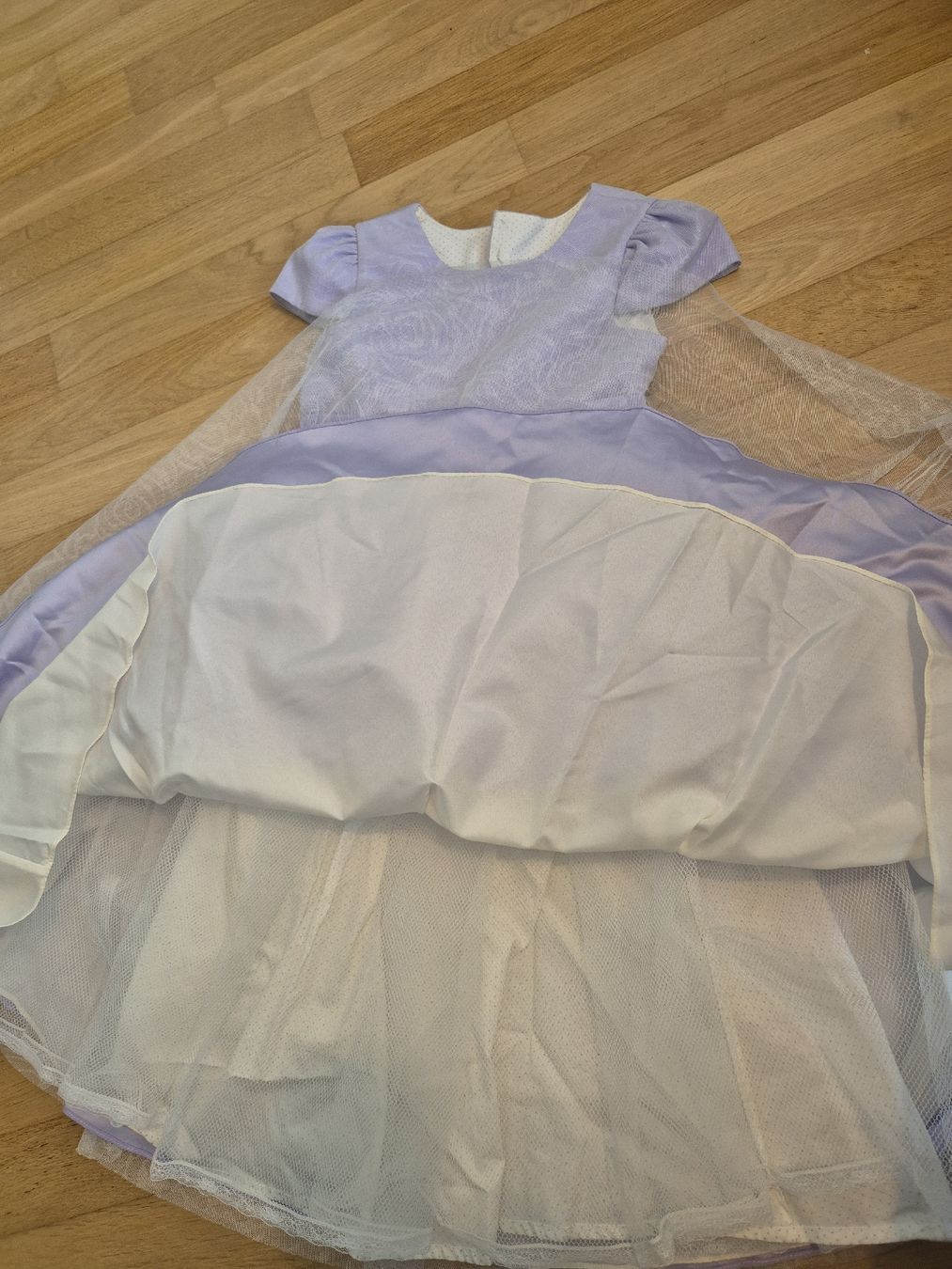 Vestiti & Gonne: Blumenmädchen Kleid 134/140 – Nuovo (secondo la descrizione) da Therwil venduto da srl_67bl 4