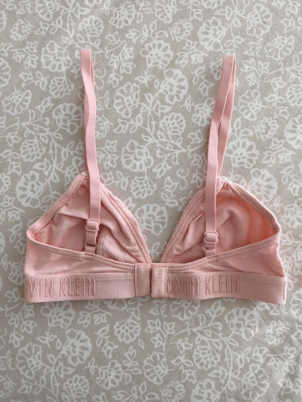 Calvin Klein Sonstige Unterwäsche: Calvin Klein Unlined Bra  – Gebraucht aus Zürich von nir_n9jc 1