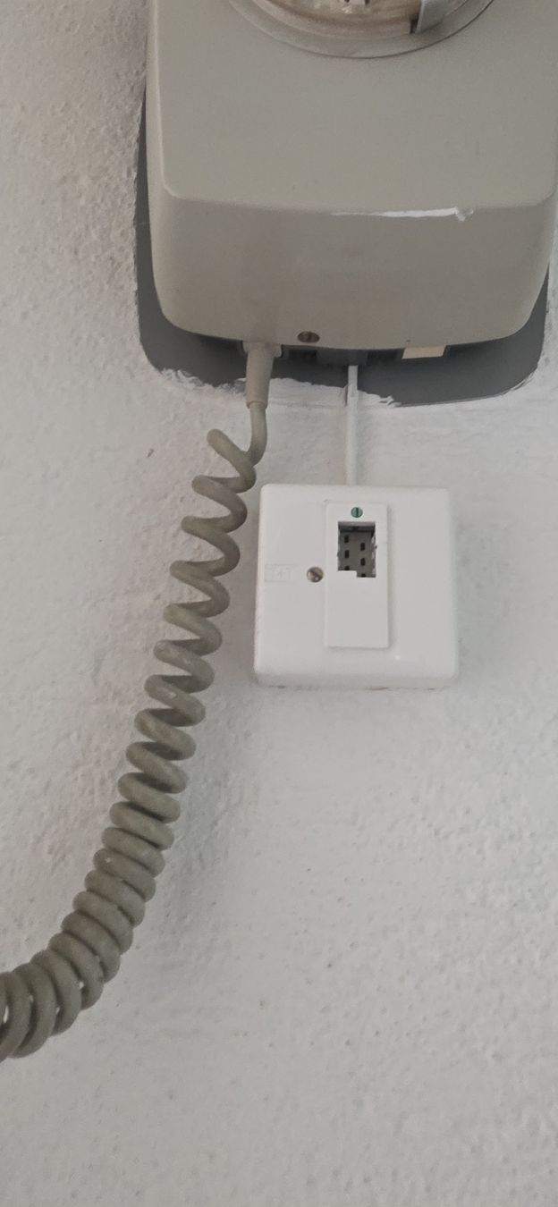 Telefoni: Vintage-Wandtelefon – Usato da Schwerzenbach venduto da Max460 2