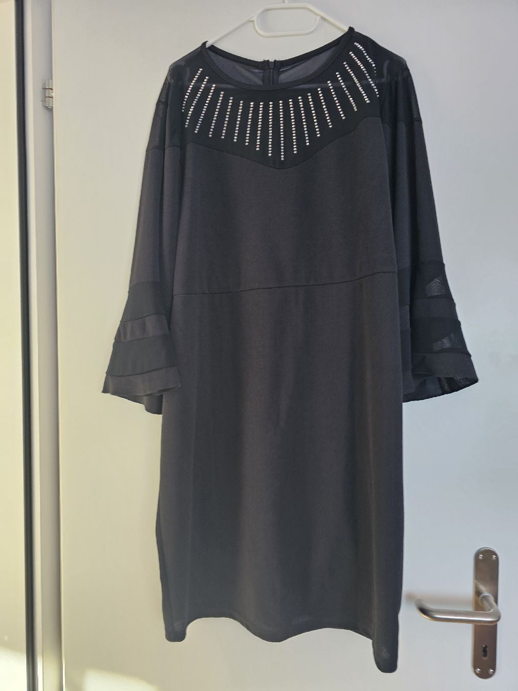 Shein Vestiti: Kleid mit Steinchen Gr. 4XL schwarz – Nuovo (secondo la descrizione) da Kreuzlingen venduto da Babydoll34