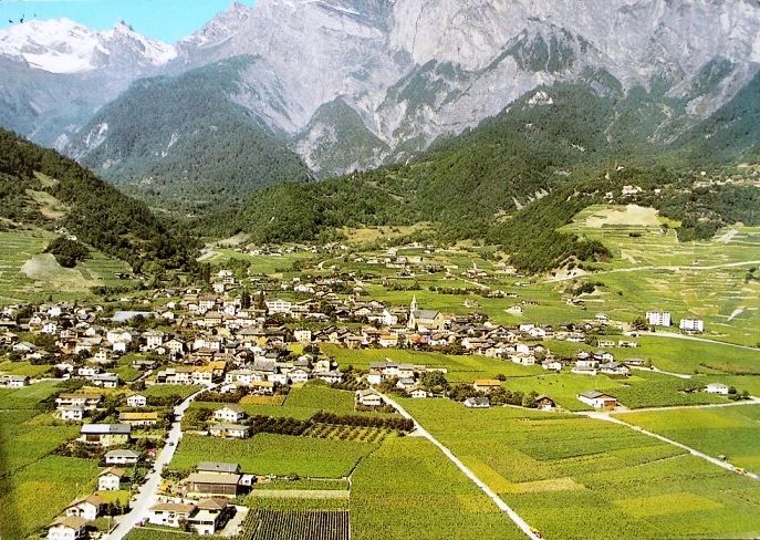 Cartes postales: CHAMOSON vue aérienne – D'occasion à Jona par philajona