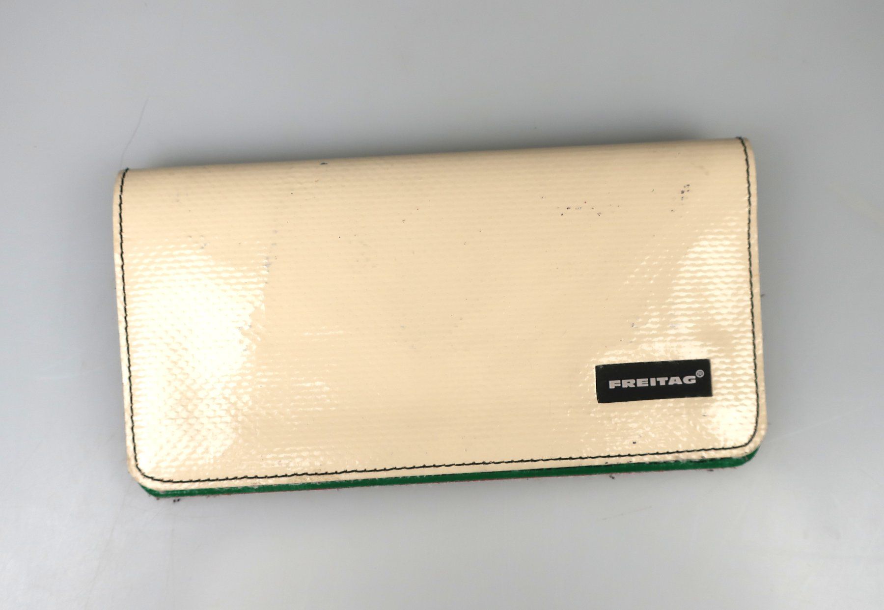 Freitag Portafogli: Beige Freitag Pouch für Smartphone – Usato da Volketswil venduto da brockipfannenstil
