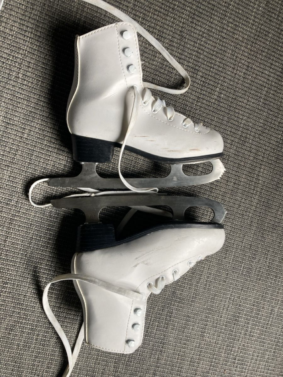 Schlittschuhe: Weisse Schlittschuhe Gr. 33 Eislaufen Mädchen – Gebraucht aus Bern von nelke08 2