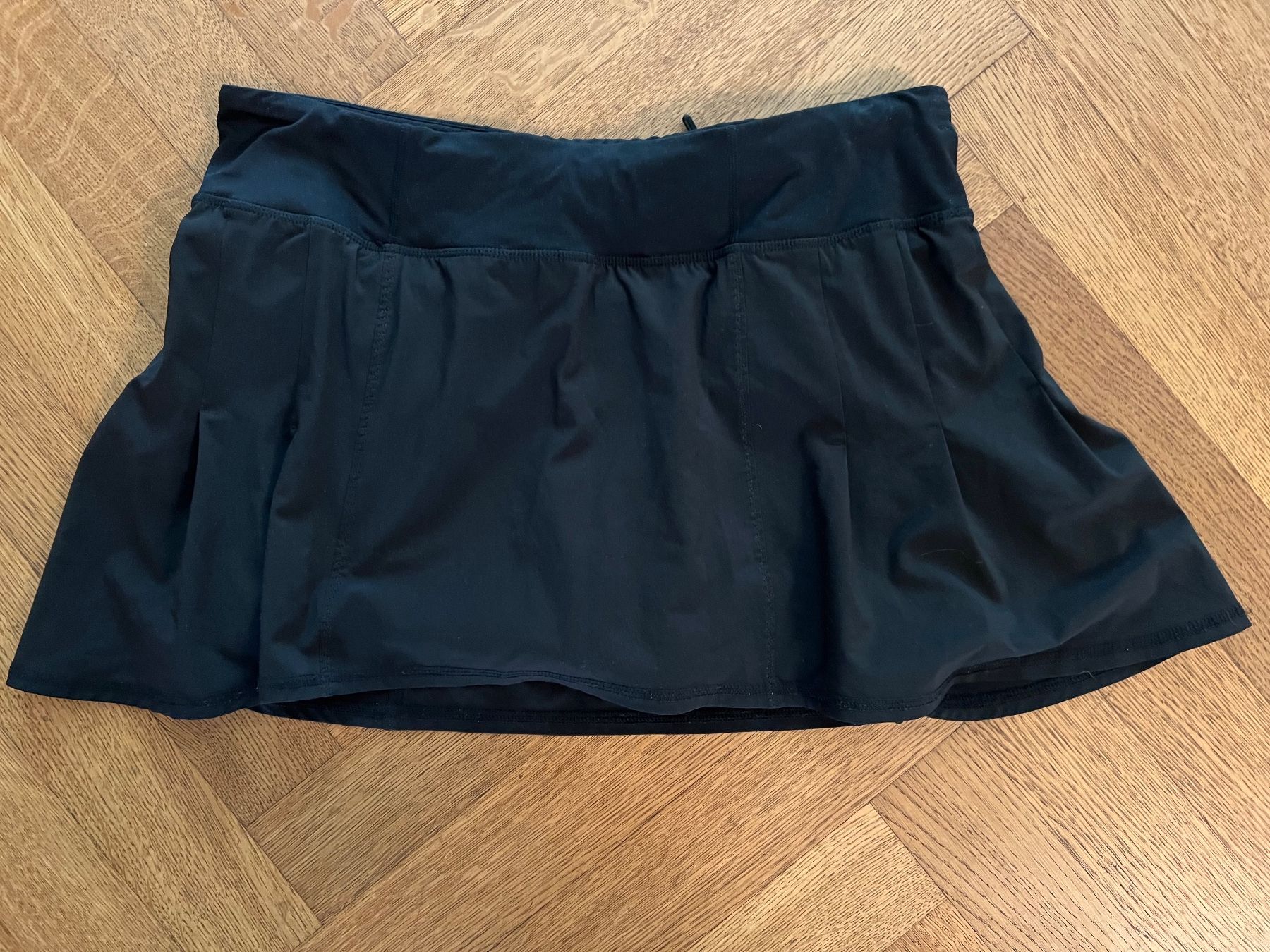 Lululemon Gonne: lululemon Run Skirt, Size 8 – Usato da Zürich venduto da FT_Zurich
