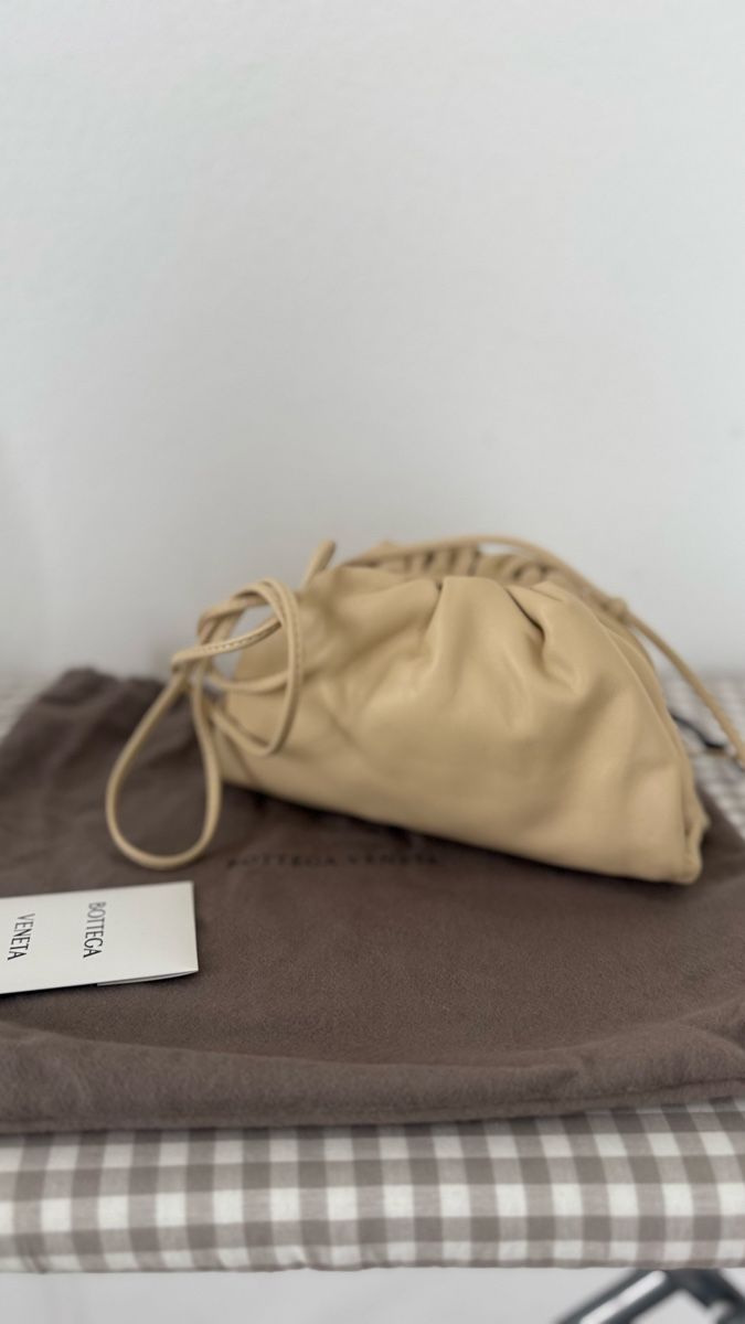 Bottega Veneta Borse da donna: Bottega Veneta mini pouch – Nuovo e nell'imballaggio originale da Beringen venduto da kul_98rz 1