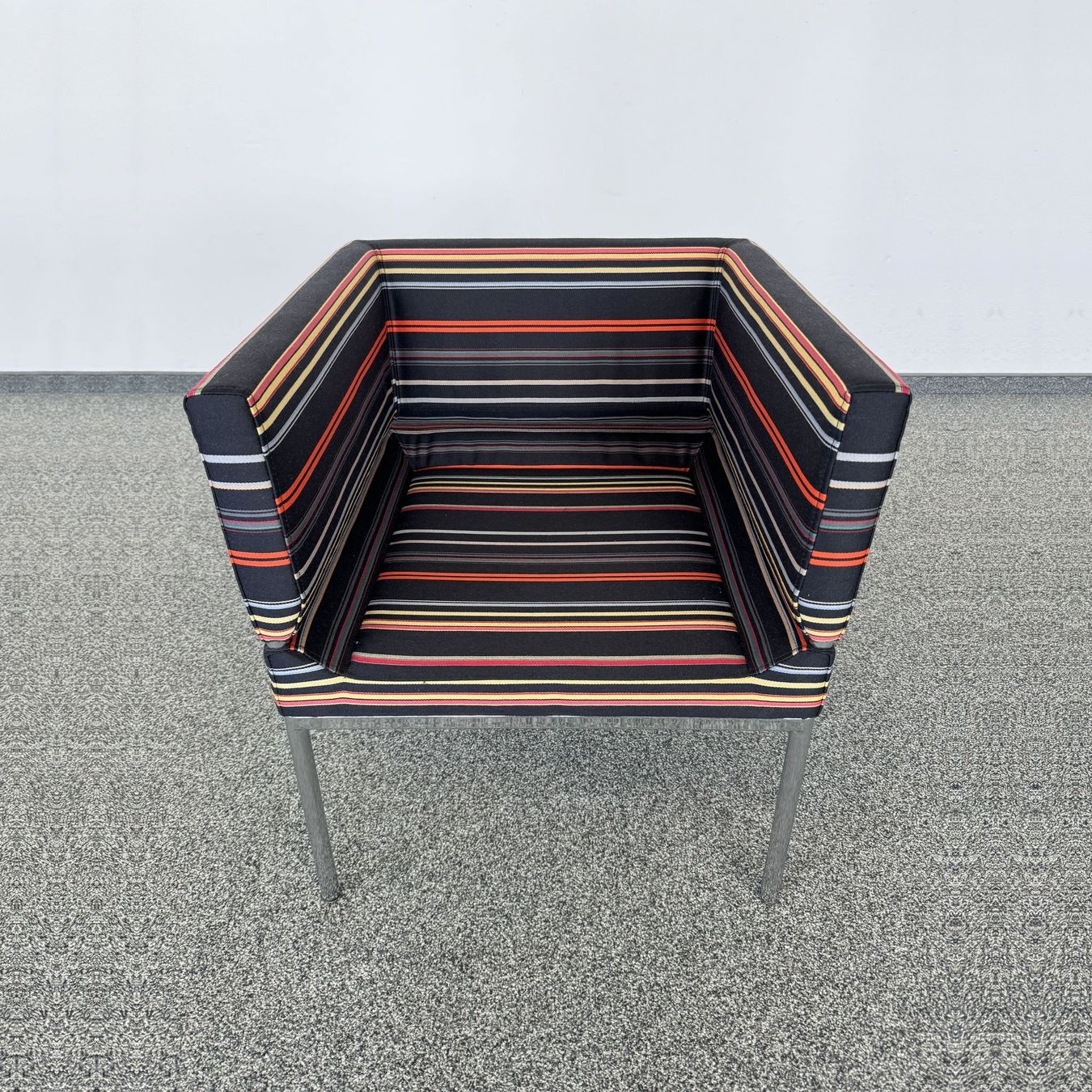 Classicon Poltrone: Accademia Classico Lounge-Sessel – Usato da Schönenwerd venduto da mcofficeshop
