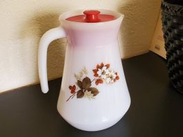 Carafe Arcopal en verre opalin avec couvercle, motif floral