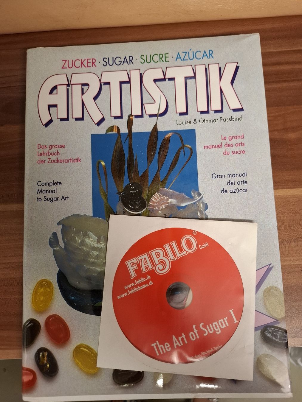 Libri: Zuckerartistik Buch – Usato da Volketswil venduto da Tschiboo