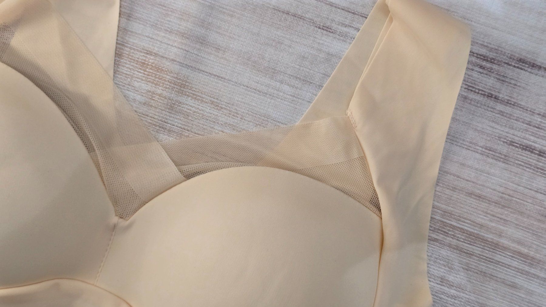 Sonstige Unterwäsche: 💖​ Bequemer BH / Top - M - Beige – Neu (gemäss Beschreibung) aus Thalwil von VitaMini 1