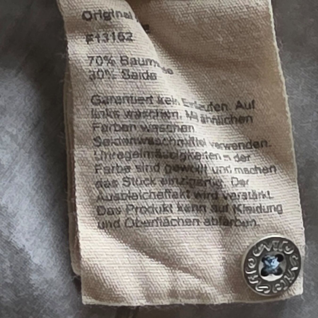 Nile Blusen: 🐸 NILE BLUSE M MIT SEIDE RAUCHBLAU – Gebraucht aus Môtier (Vully) von Frogs 8