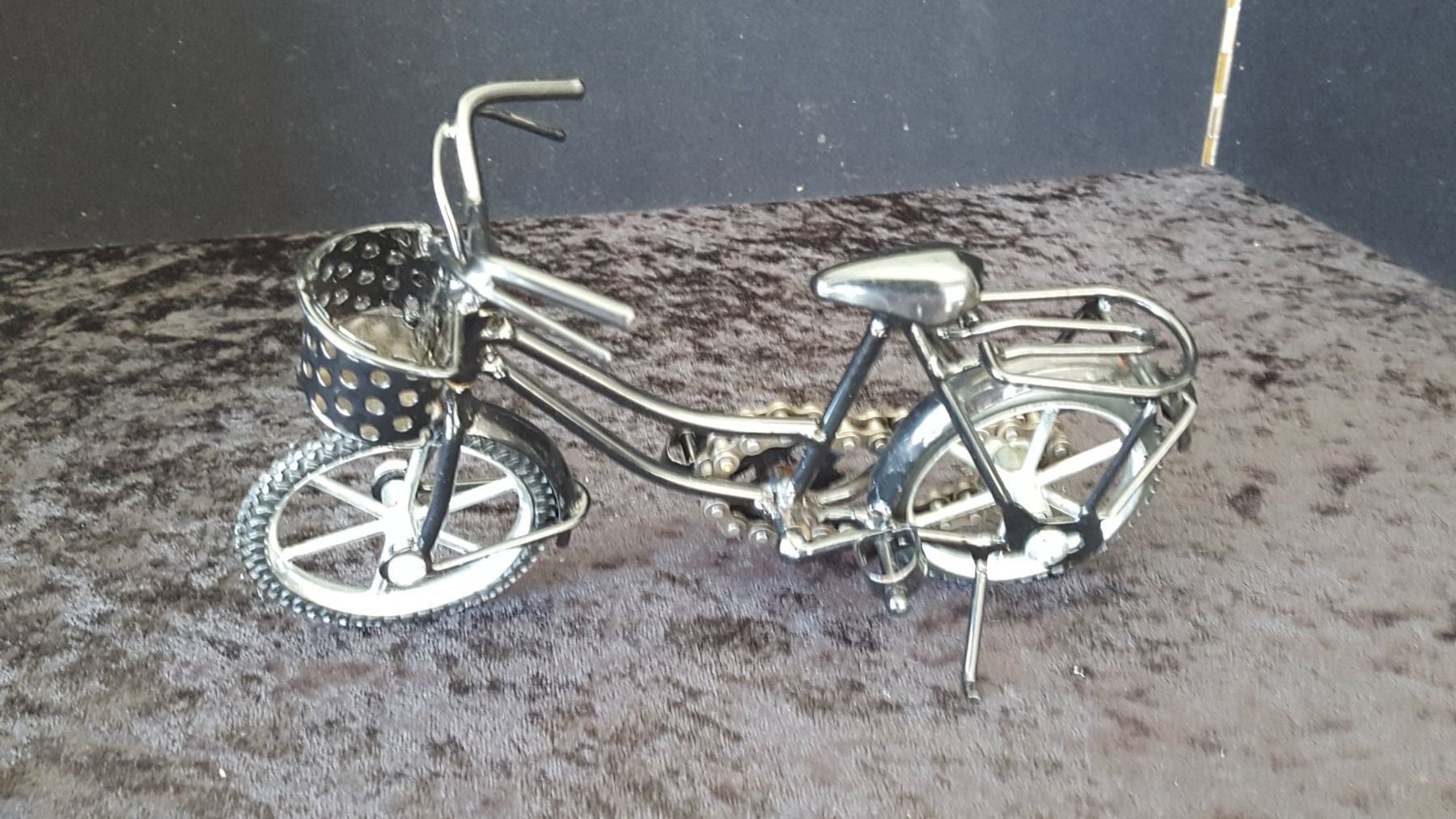 Kit di modellismo & Modellini statici: Modell - Velo – Usato da Reinach venduto da 3Guggerli