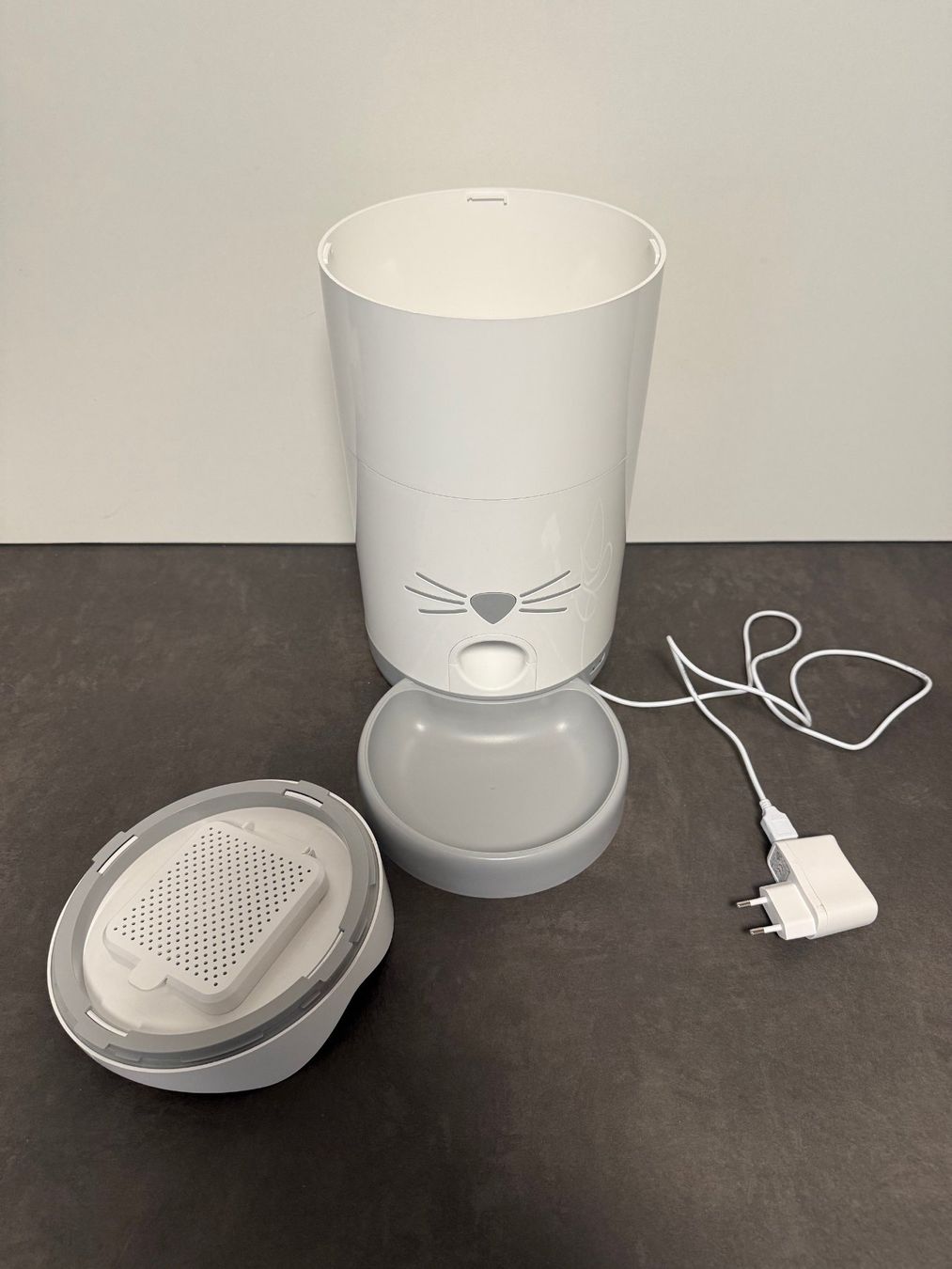 Mangimi: Catit PIXI Smart Futterautomat Trockenfutter – Usato da Leimbach AG venduto da SheAmelie 1