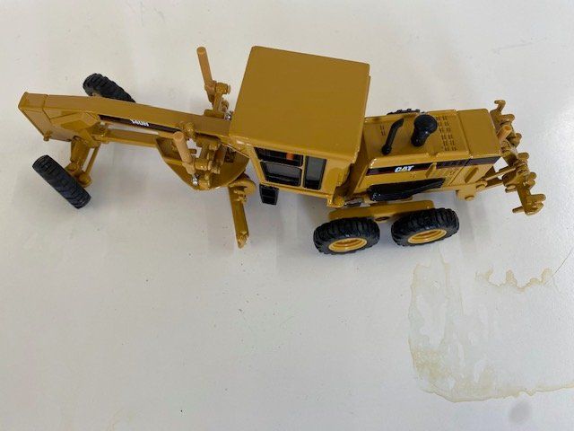 Caterpillar Kit di modellismo & Modellini statici: Metall Modell CAT 140H Motor Greader 1/50 – Nuovo e nell'imballaggio originale da Urtenen-Schönbühl venduto da Fly67 4