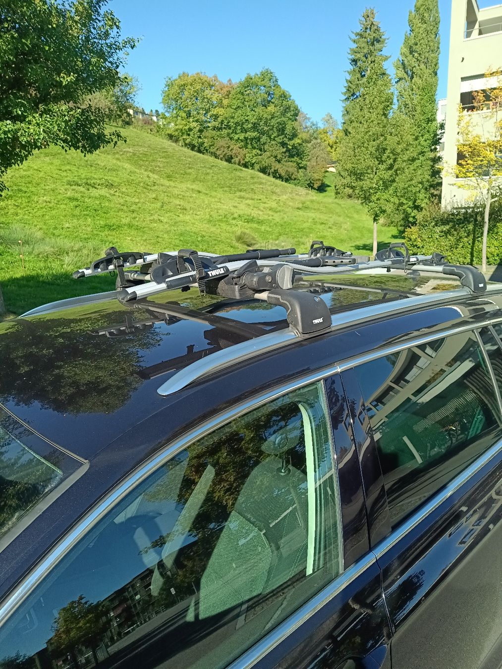 Thule Barres de toit: Thule Dachträger + 2 Thule Veloträger – D'occasion à Kriens par San74 4