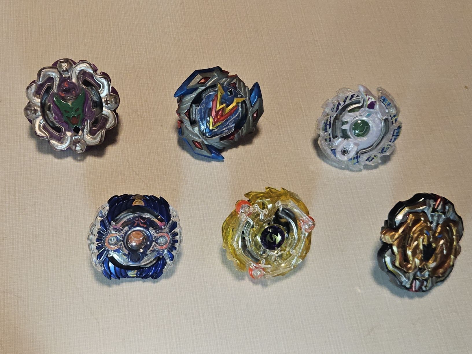 Giocattoli: Beyblade 6 stk.  – Usato da Andermatt venduto da NinjaTurtle