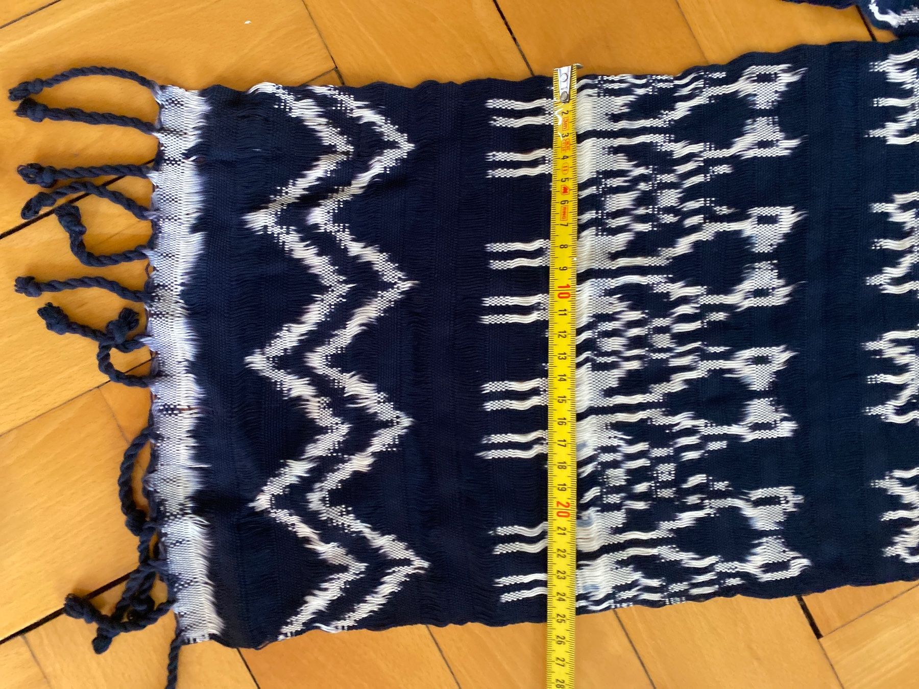 Foulard & Sciarpe: Echarpe bleu et blanc – Usato da Küssnacht am Rigi venduto da CALIFRASQUI 3