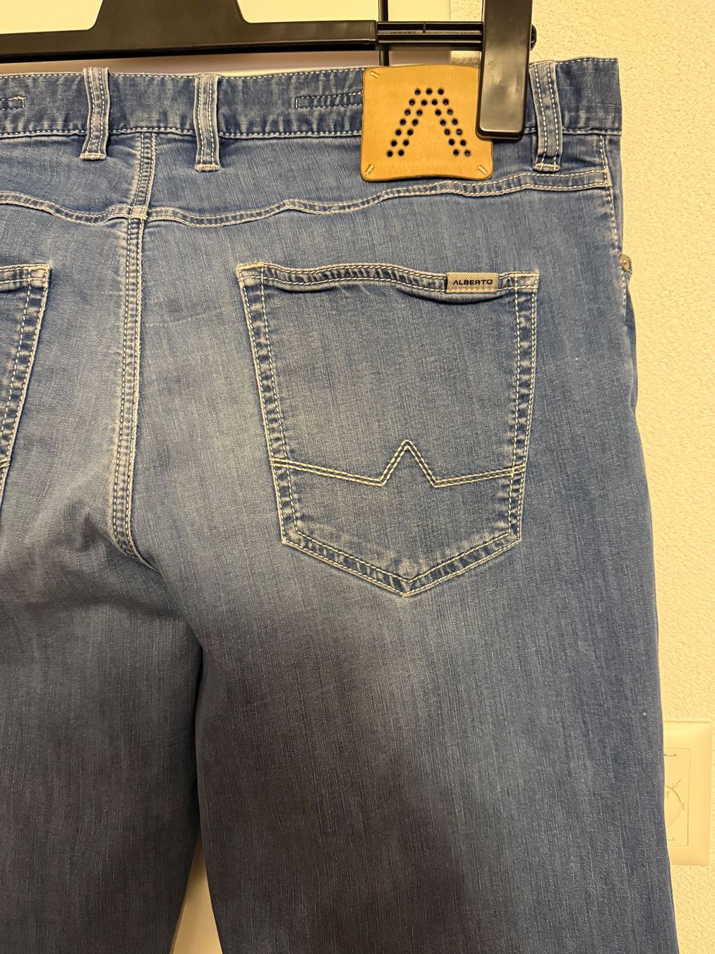 Jeans: Alberto Jeans - Regular Slim Fit - W38 L34 hellblau ! – Usato da Chur venduto da Hermes421 4