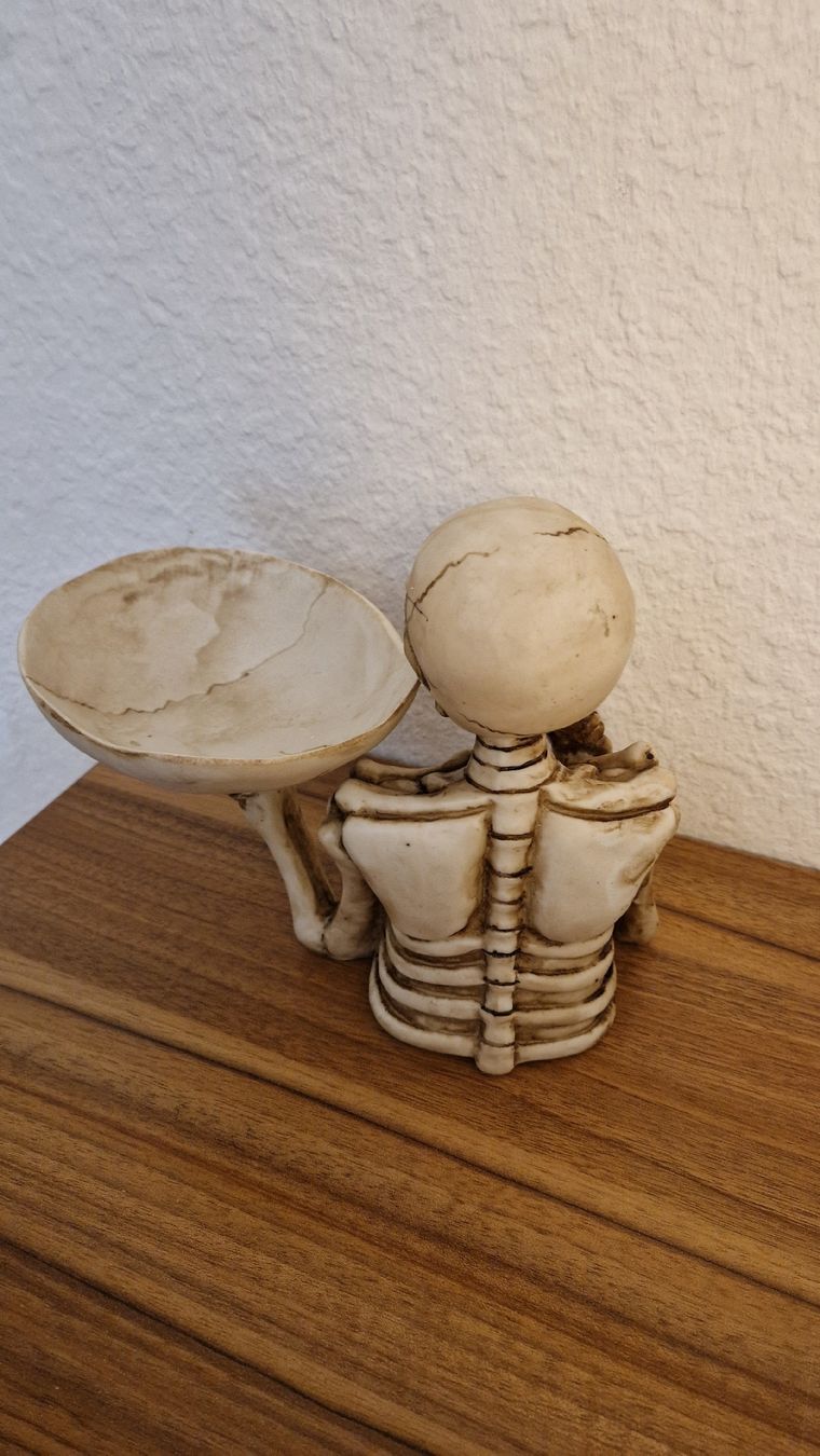 Statuette: Gothic Skelett mit Schädel Schale – Nuovo e nell'imballaggio originale da Safenwil venduto da Lenzburg-Gretzenbach 3