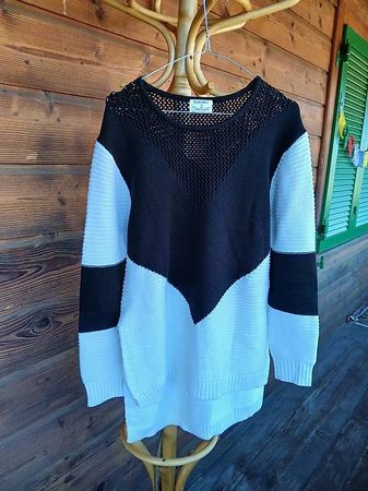 RUNAWAY Oversized black & white Sweater