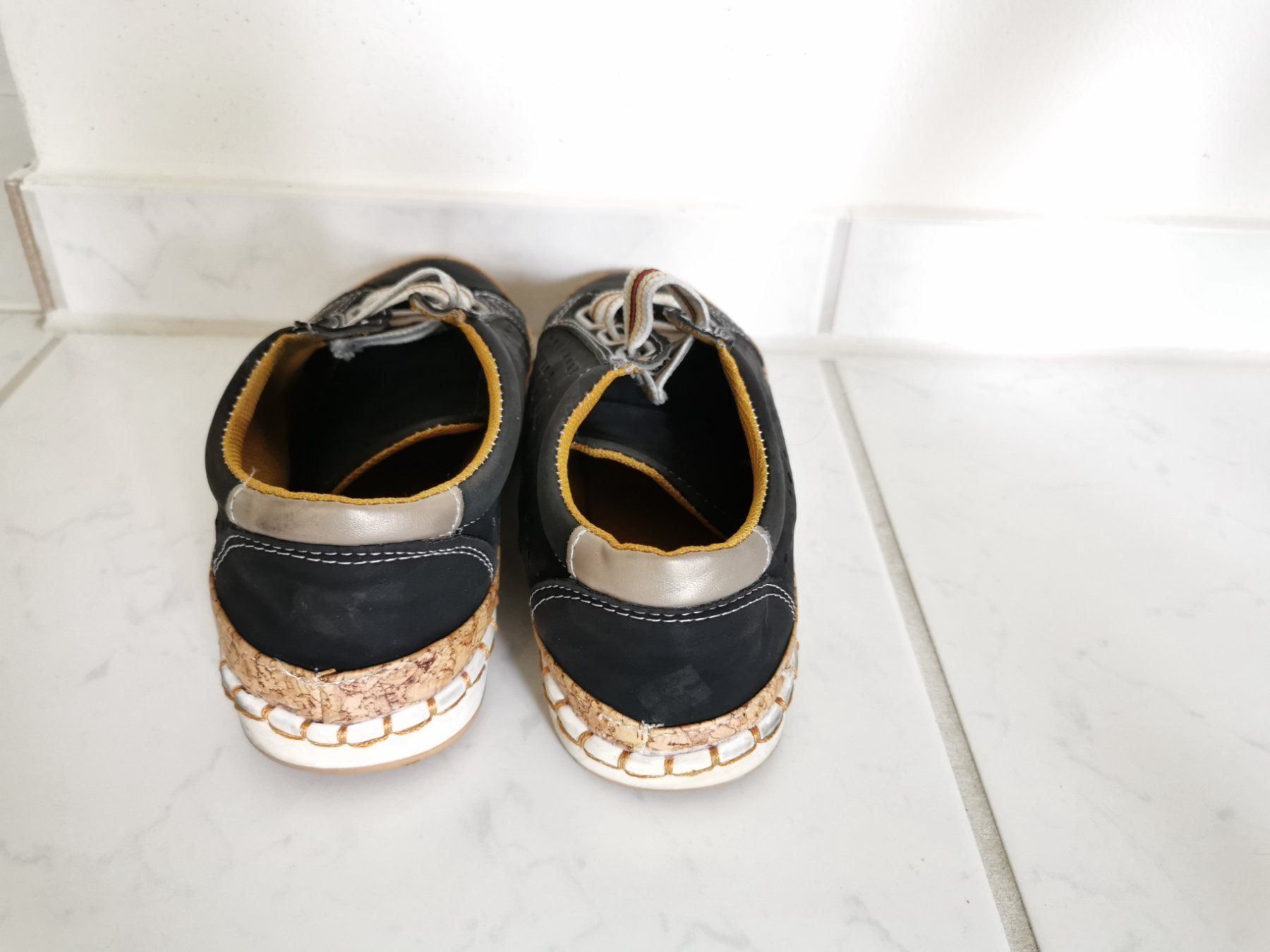 Chaussures femmes: Leichte elegante Sneakers Gr. 37 – D'occasion à Stäfa par basidis 3