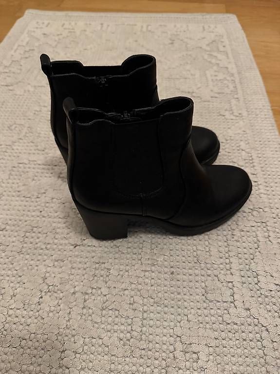 Scarpe da donna: Winter shoes – Usato da Opfikon venduto da MissRuby 2