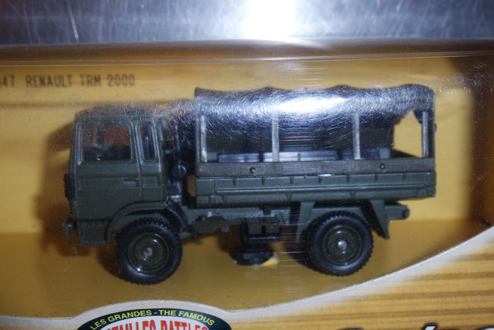 solido militaire le TRM 2000 canon de 20 mm neuf avec accessoires 1/55