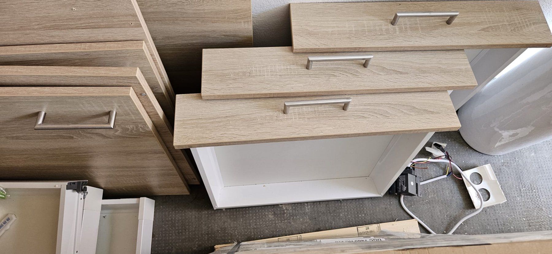 Cucine complete: Küche mit Kunstharzfronten – Usato da Diegten venduto da Mawedi 4