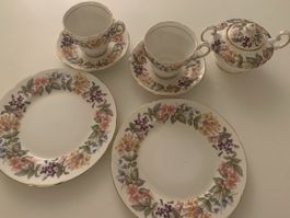 Geschirr-Set, Vintage, Blumendesign, 5-teilig, Top Zustand!
