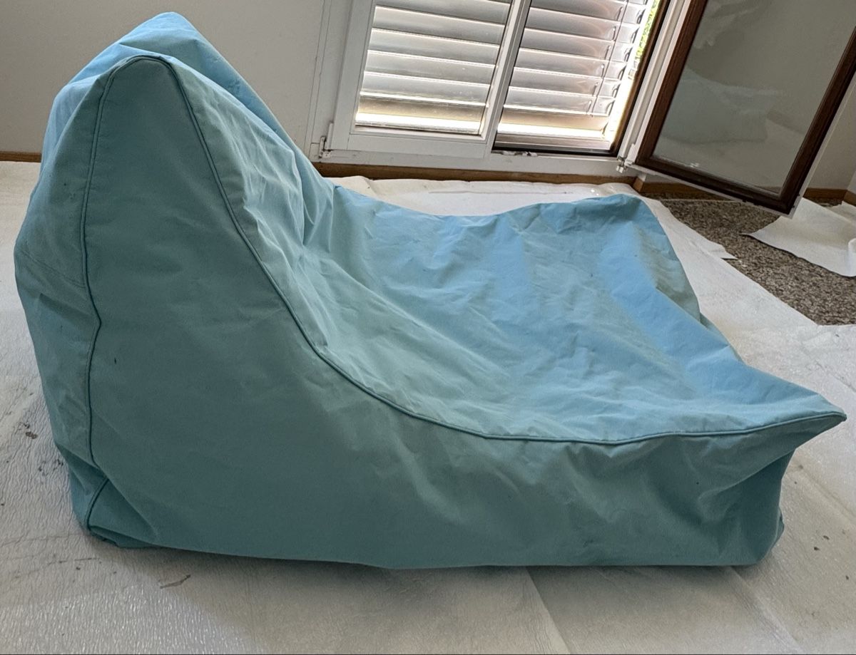 Coussins: Sitzsack hellblau 65x65cm gebraucht  – D'occasion à Zürich par Flo021000