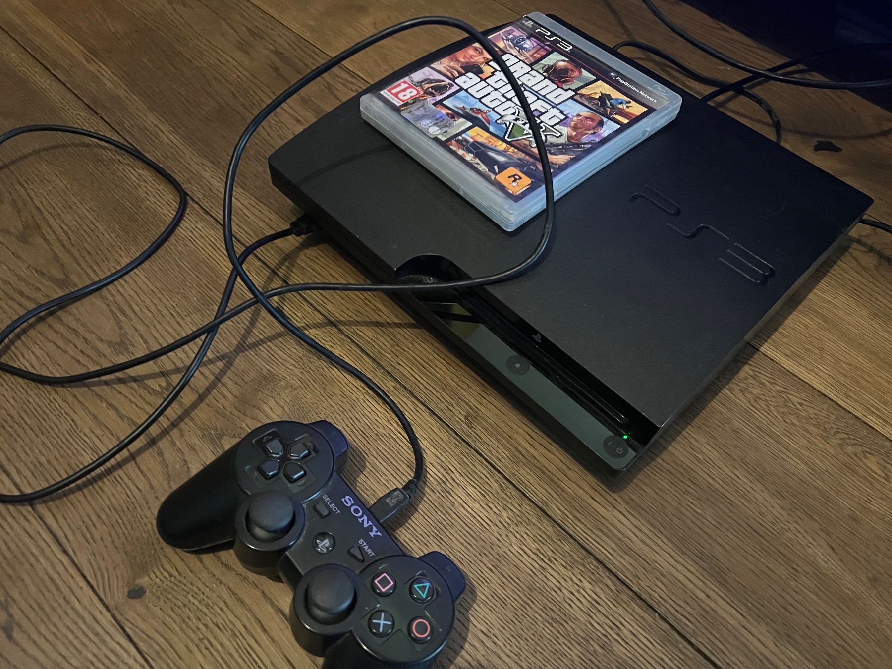 Sony Console: Sony PS3 console mit vier Spiele, funktioniert! – Usato da Astano venduto da hyperion-atlas