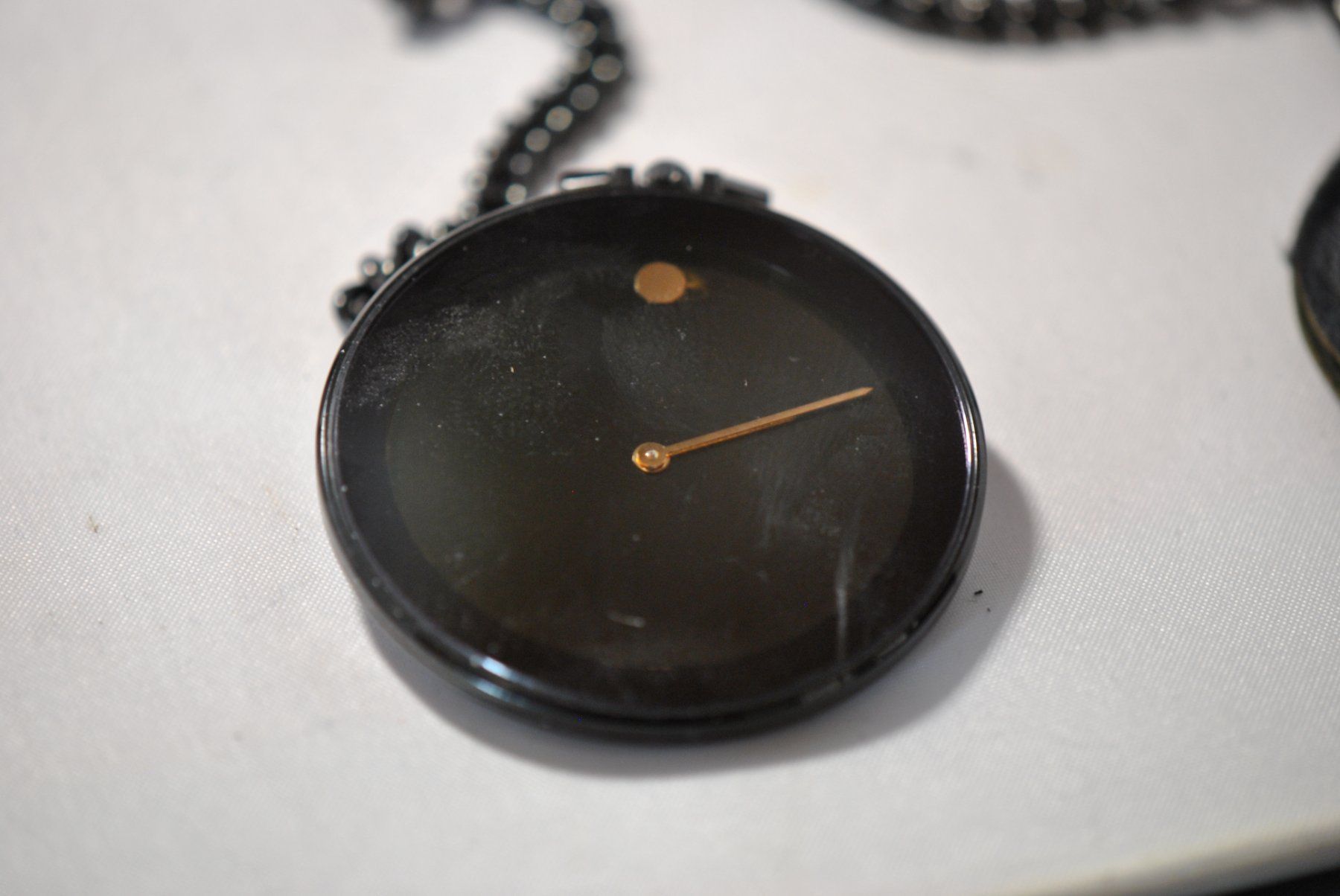 Movado Orologi: Movado Museums Watch mit Kette und Lederetui – Nuovo (secondo la descrizione) da Oberrohrdorf venduto da Sammler500