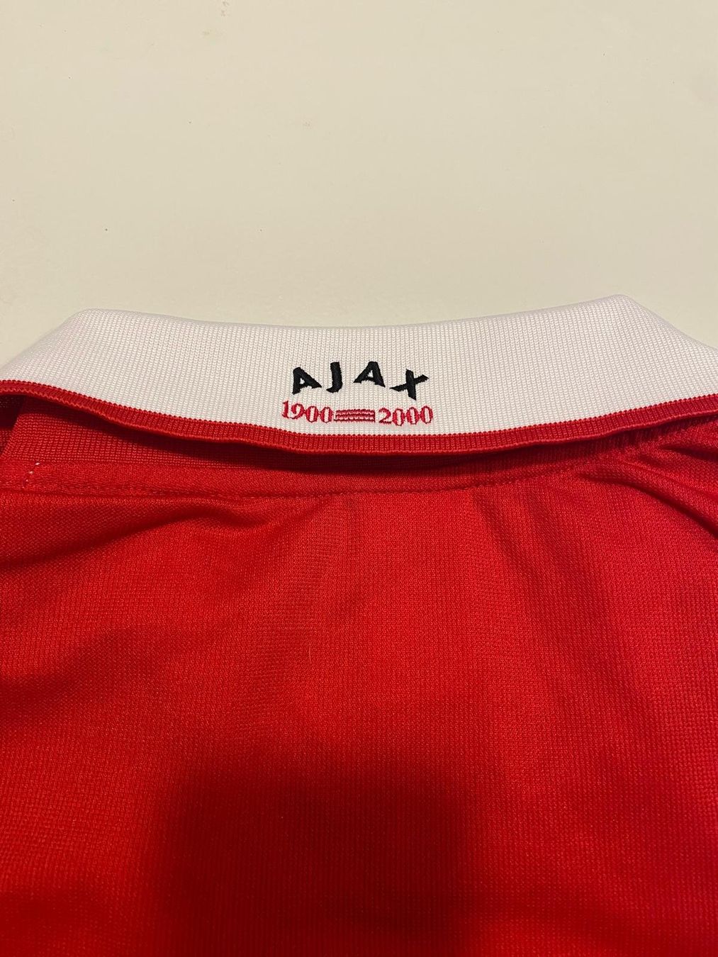 Leibchen & Hosen: Ajax Amsterdam Retro Trikot 2000 Gr. M – Gebraucht aus Ebnat-Kappel von Youssou 2