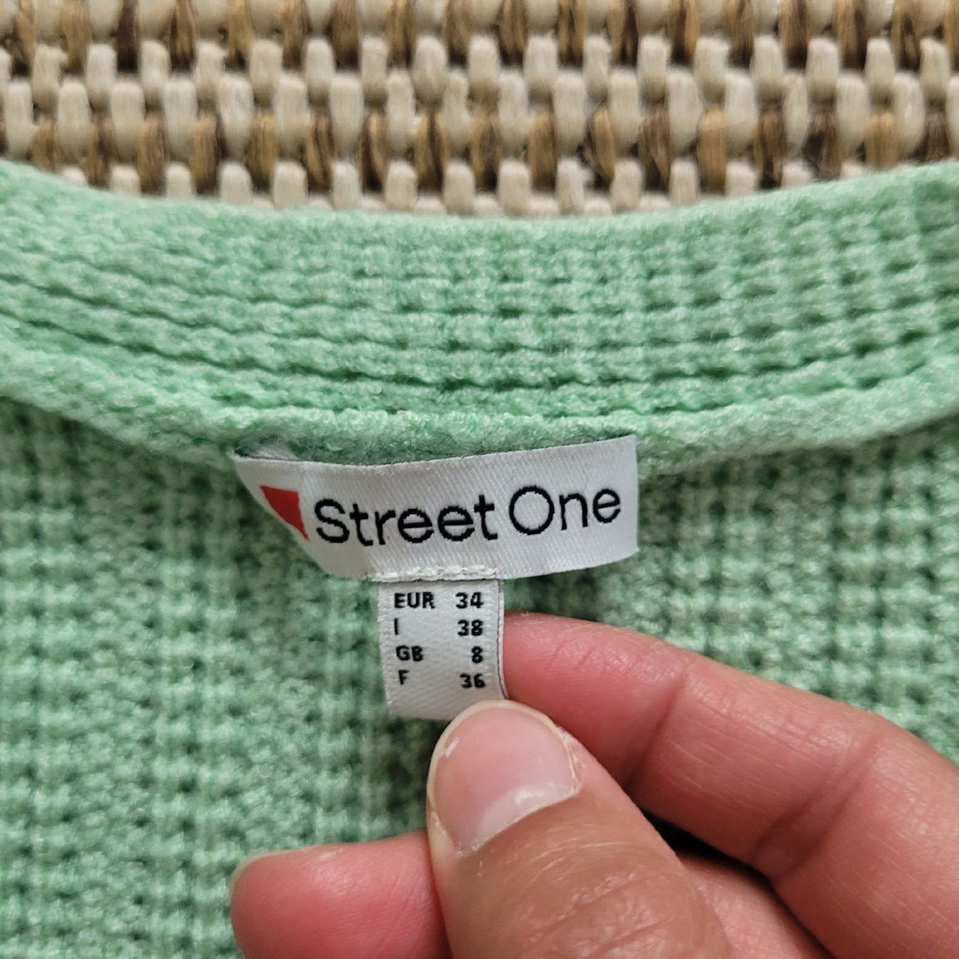 Pulls & Sweat-shirts: STREET ONE vert menthe col V taille 36  – Neuf (Voir description) à Genève par Tanaa_12 3