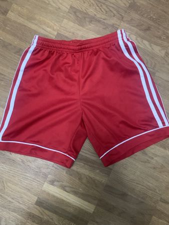 Adidas Fussballshorts rot Grösse 152 leichte Gebrauchsspur
