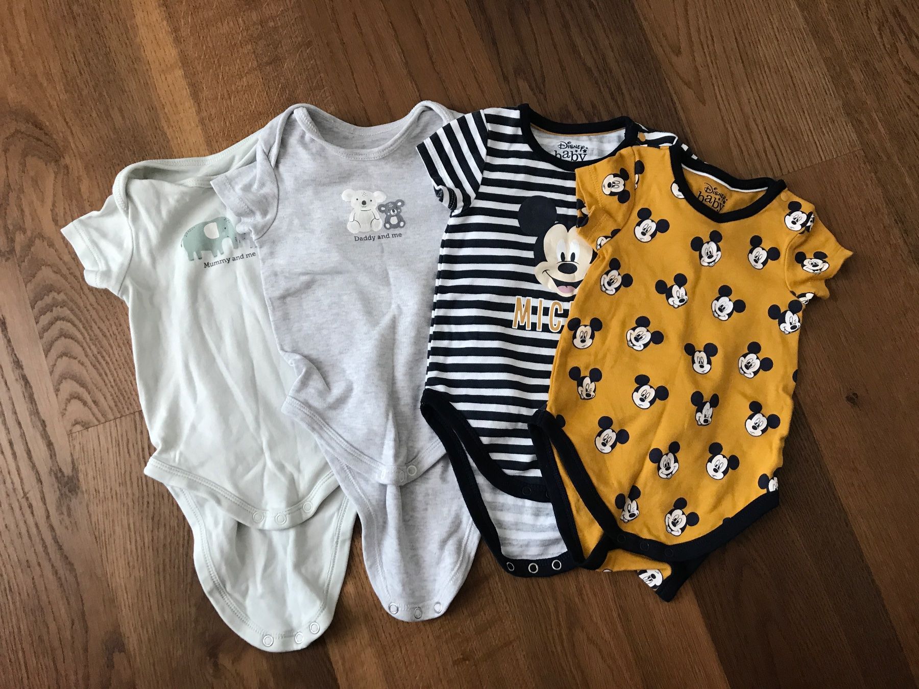 Ensembles coordonnés: Body 4er Set Grösse 68 – D'occasion à Wollerau par Oriole83