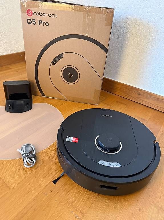 Staubsauger & Zubehör: Roborock Q5 Pro Saugroboter mit Ladestation – Gebraucht aus Zürich von max_z2l2