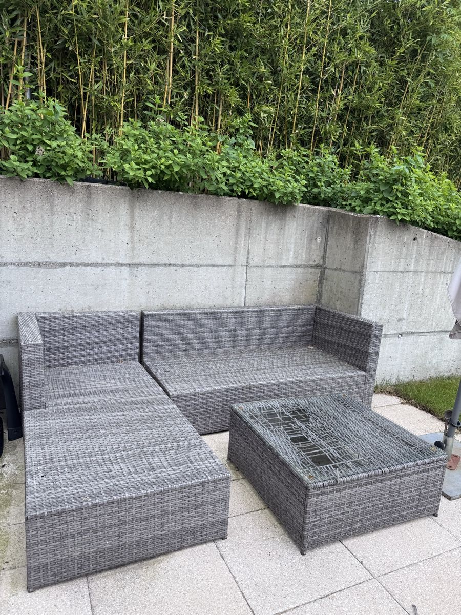 Divani: Graue Gartenlounge mit Tisch – Usato da Küsnacht ZH venduto da nad_z627 3